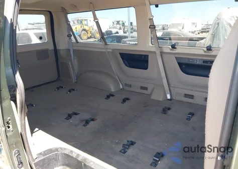 2005 Ford E-150 Chateau/Xl/Xlt z USA, uszkodzony, nr VIN 1FMRE11W35HA16845